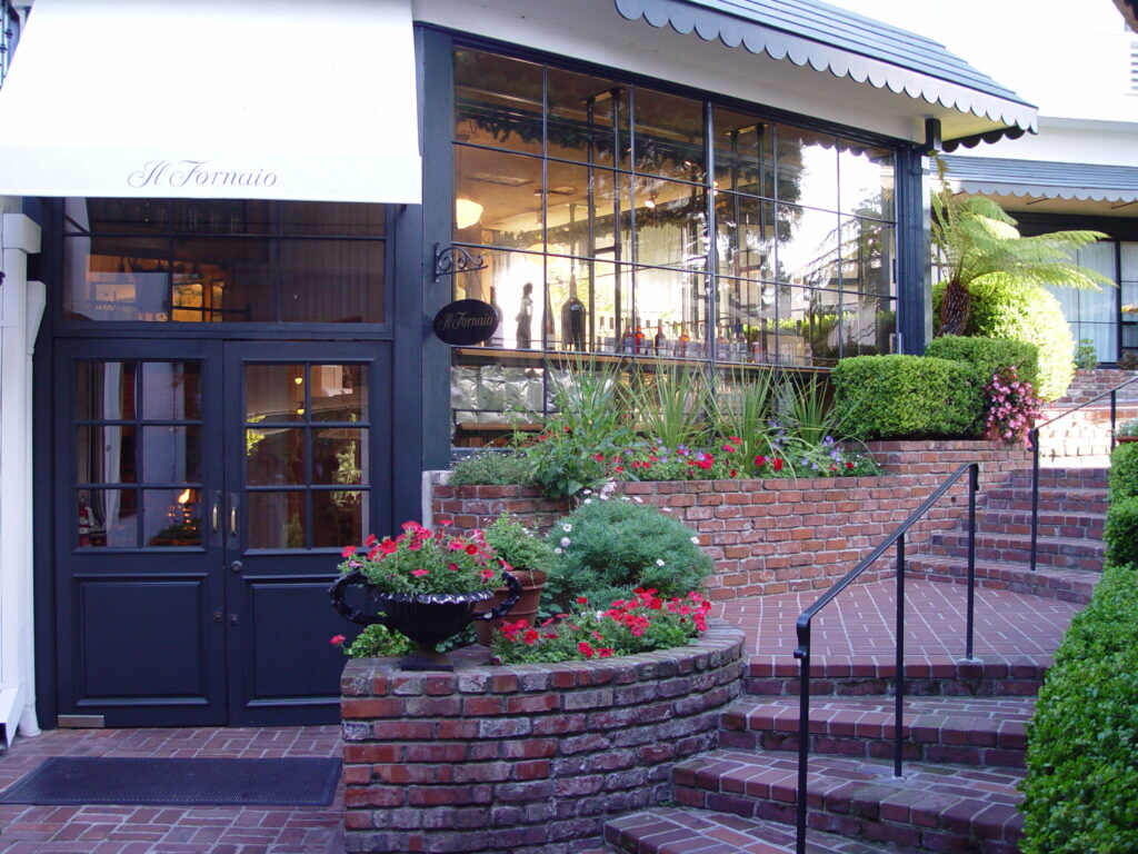 il fornaio exterior courtyard view